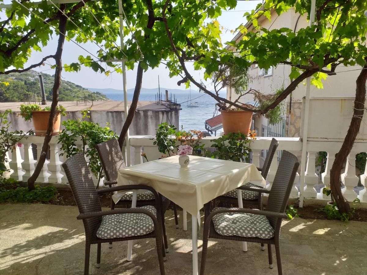 Ivan By The Sea ตรีบูนย์ ภายนอก รูปภาพ