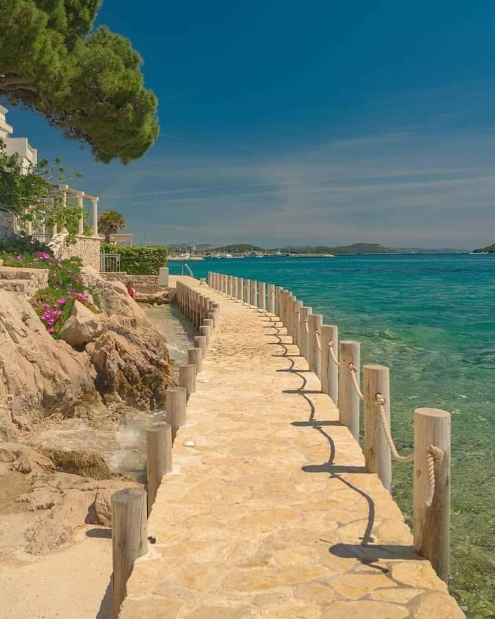 Ivan By The Sea ตรีบูนย์ ภายนอก รูปภาพ